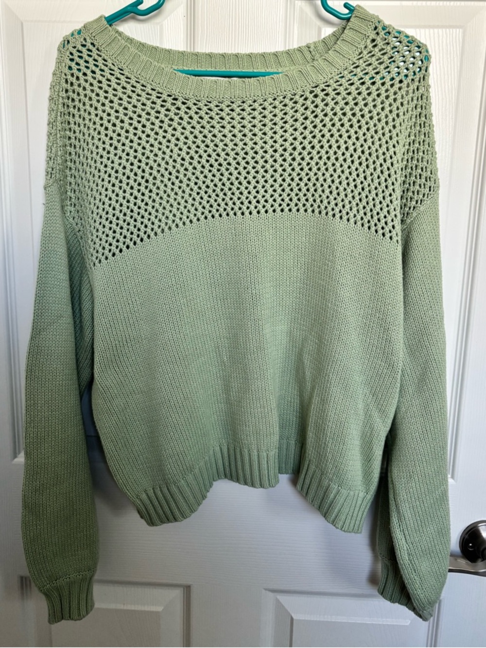 🪴 Sage green knit sweater